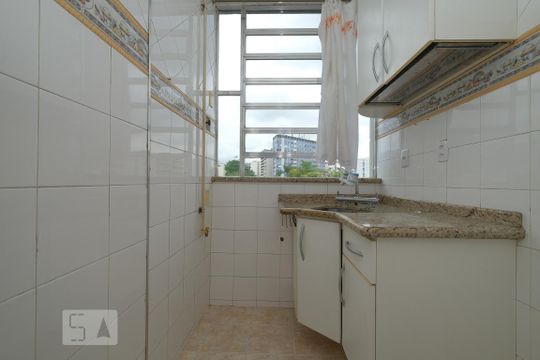 Cozinha de apartamento para alugar com 1 quarto, 40m² em Tijuca, Rio de Janeiro