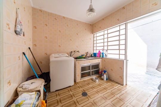 Área de Serviço de casa à venda com 5 quartos, 200m² em Vila Camilópolis, Santo André