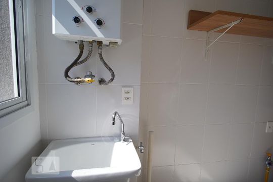 Area de Serviço de apartamento para alugar com 2 quartos, 60m² em Jardim Carvalho, Porto Alegre