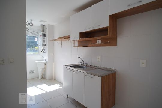 Cozinha de apartamento para alugar com 2 quartos, 60m² em Jardim Carvalho, Porto Alegre