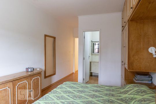 Suíte de casa à venda com 4 quartos, 350m² em Vila Romana, São Paulo
