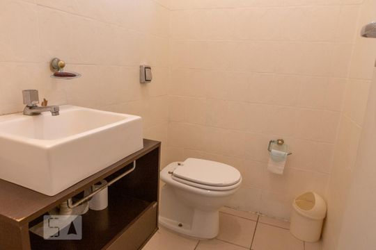 Lavabo de casa à venda com 4 quartos, 350m² em Vila Romana, São Paulo