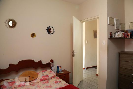 Quarto 1 de casa à venda com 2 quartos, 120m² em Jardim São Miguel, Taboão da Serra
