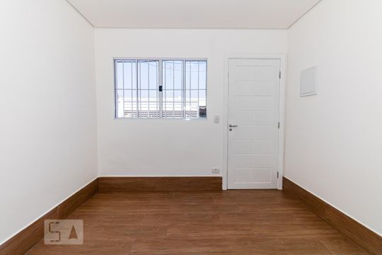 Casa para alugar com 3 quartos, 110m² em Vila Mazzei, São Paulo