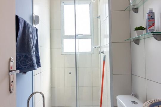 Banheiro de apartamento para alugar com 2 quartos, 43m² em Km 18, Osasco