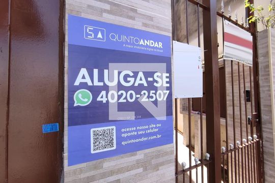 Placa de casa à venda com 2 quartos, 80m² em Vila Guilhermina, São Paulo