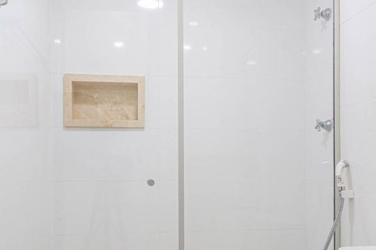 Banheiro da Suíte de apartamento à venda com 1 quarto, 32m² em Vila Buarque, São Paulo