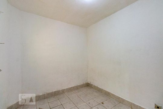 Quarto 2 de casa para alugar com 2 quartos, 60m² em Vila Paulistania, São Paulo