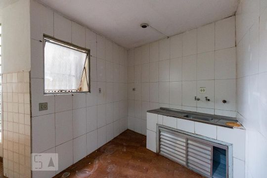 Cozinha de casa para alugar com 2 quartos, 60m² em Vila Paulistania, São Paulo