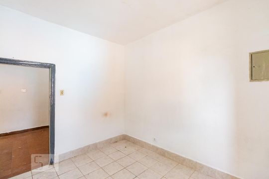 Quarto 1 de casa para alugar com 2 quartos, 60m² em Vila Paulistania, São Paulo