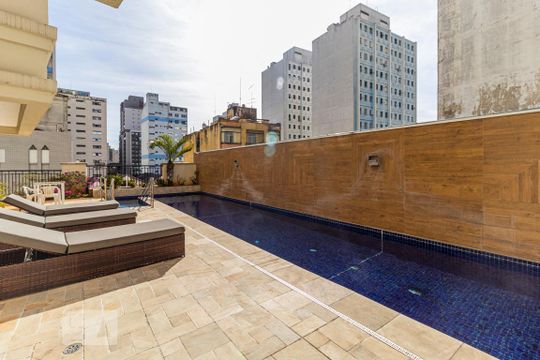Piscina de apartamento para alugar com 1 quarto, 40m² em Centro, São Paulo