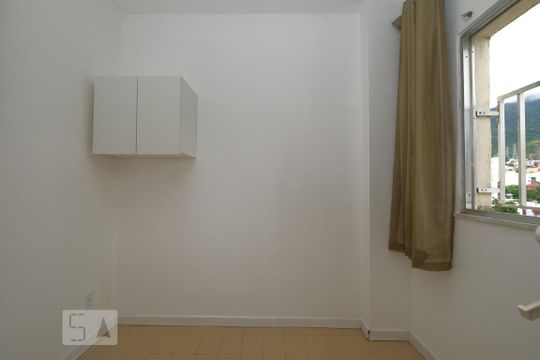 Quarto de Serviço de apartamento à venda com 2 quartos, 106m² em Grajau, Rio de Janeiro