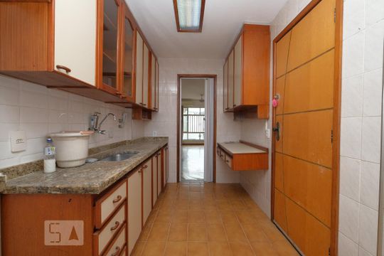 Cozinha de apartamento à venda com 2 quartos, 106m² em Grajau, Rio de Janeiro