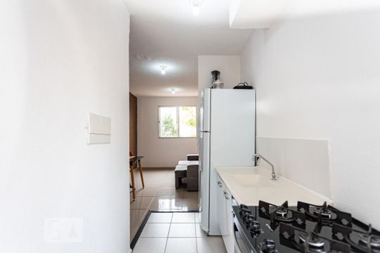 Cozinha de apartamento para alugar com 2 quartos, 42m² em Novo Osasco, Osasco