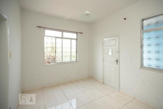 Sala de casa à venda com 2 quartos, 160m² em Abolição, Rio de Janeiro