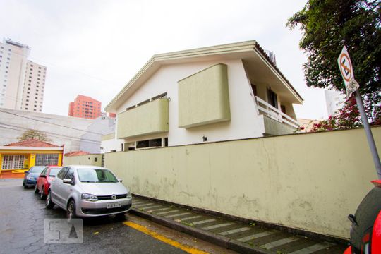 Fachada de casa à venda com 4 quartos, 320m² em Centro, Santo André