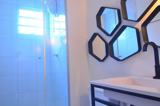 Banheiro de apartamento à venda com 2 quartos, 76m² em Fátima, Canoas