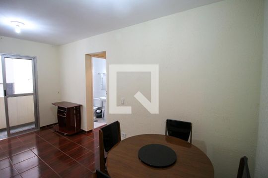 Sala de apartamento para alugar com 2 quartos, 48m² em Vila Carmosina, São Paulo