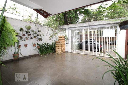 Garagem de casa para alugar com 5 quartos, 321m² em Granja Julieta, São Paulo