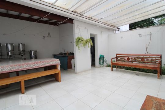 Área comum de casa para alugar com 5 quartos, 321m² em Granja Julieta, São Paulo