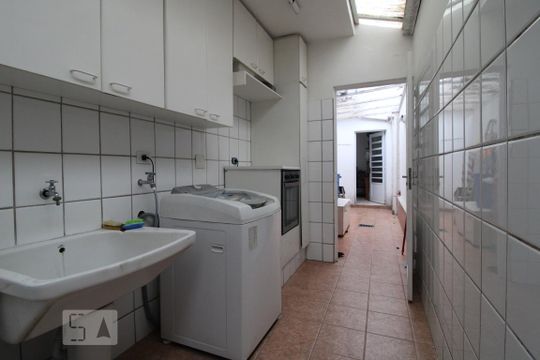 Área de serviço de casa para alugar com 5 quartos, 321m² em Granja Julieta, São Paulo