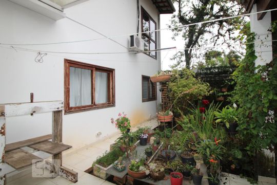 Área comum de casa para alugar com 5 quartos, 321m² em Granja Julieta, São Paulo
