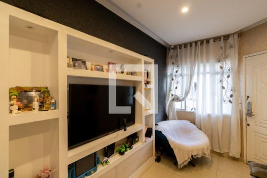 Sala de casa de condomínio à venda com 2 quartos, 90m² em Vila Ré, São Paulo