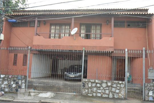 Fachada de casa para alugar com 1 quarto, 30m² em Jardim Guanabara, Rio de Janeiro