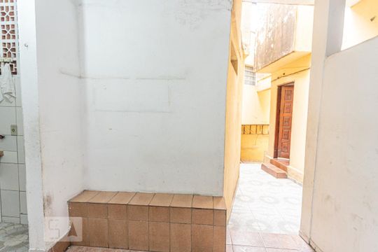 Quintal de casa para alugar com 1 quarto, 70m² em Vila Industrial, São Paulo
