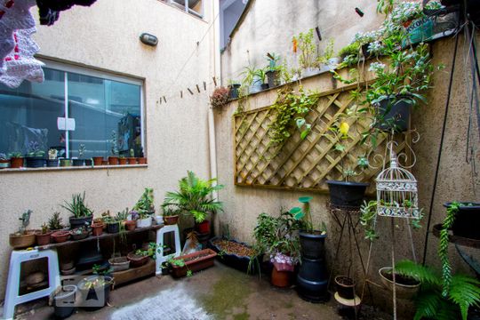 Quintal de casa à venda com 3 quartos, 150m² em Centro, Santo André