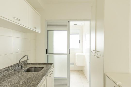Cozinha de apartamento para alugar com 2 quartos, 58m² em Barra Funda, São Paulo