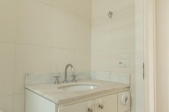 Banheiro  de apartamento para alugar com 2 quartos, 58m² em Barra Funda, São Paulo