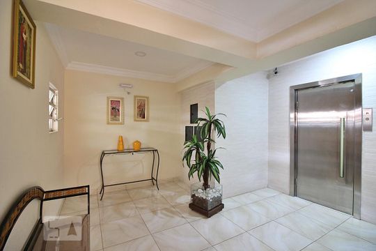Hall de Entrada de apartamento para alugar com 2 quartos, 63m² em Santa Terezinha, São Bernardo do Campo