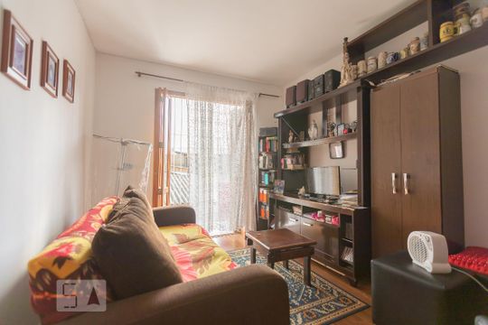 Sala de casa de condomínio à venda com 3 quartos, 120m² em Tristeza, Porto Alegre