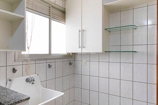 Área de serviço de apartamento para alugar com 3 quartos, 88m² em Vila Brandina, Campinas