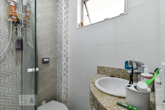 Banheiro de kitnet/studio à venda com 1 quarto, 30m² em Bela Vista, São Paulo