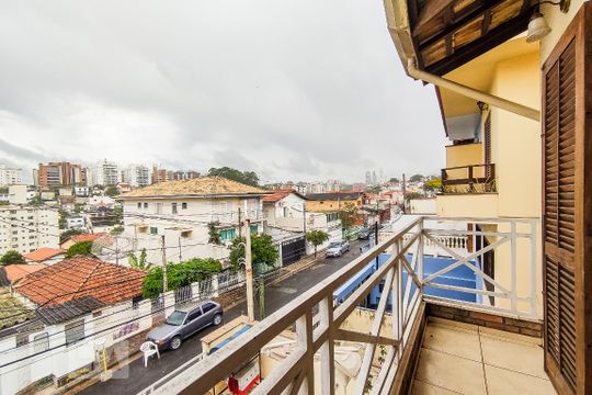 Vista de casa à venda com 3 quartos, 201m² em Vila Morse, São Paulo
