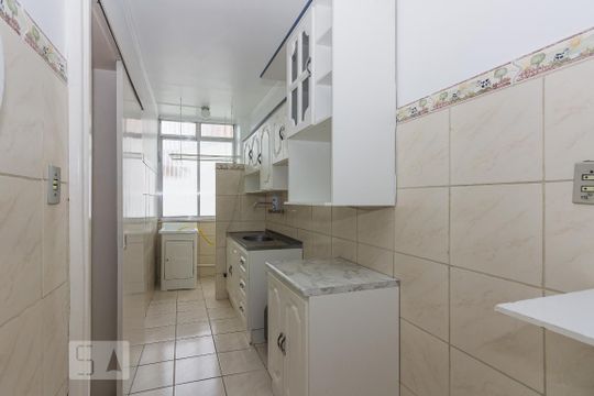 Cozinha de apartamento à venda com 2 quartos, 61m² em Petrópolis, Porto Alegre