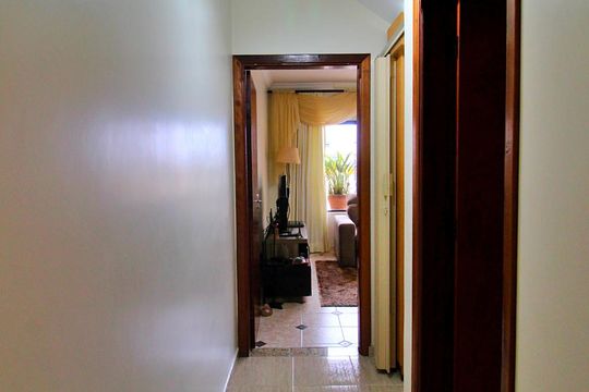 Corredor de casa à venda com 2 quartos, 193m² em Jardim Alvorada, Santo André