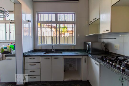 Cozinha de apartamento para alugar com 3 quartos, 105m² em Palmares, Belo Horizonte