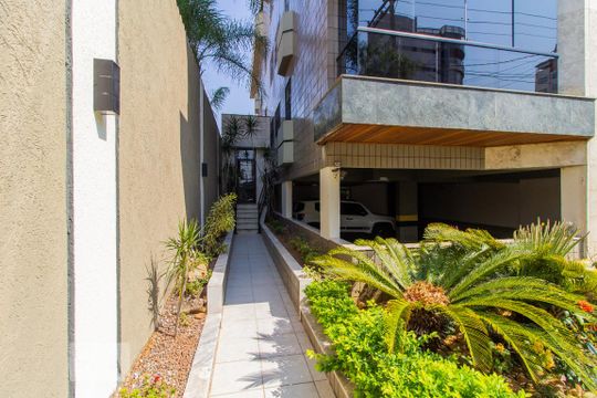 Área Externa - Entrada de apartamento para alugar com 3 quartos, 105m² em Palmares, Belo Horizonte