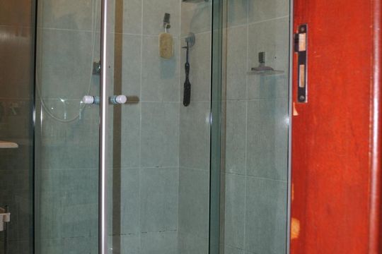 Banheiro de casa de condomínio para alugar com 2 quartos, 60m² em Vila Guarani (zona Sul), São Paulo