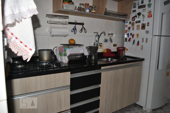 Cozinha de casa de condomínio para alugar com 2 quartos, 60m² em Vila Guarani (zona Sul), São Paulo
