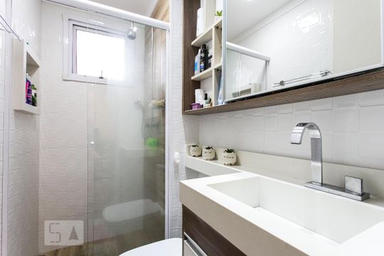 Banheiro de apartamento para alugar com 2 quartos, 42m² em Belenzinho, São Paulo