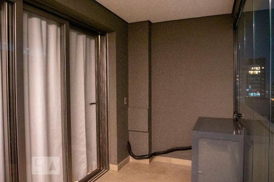 Varanda de kitnet/studio para alugar com 1 quarto, 24m² em Liberdade, São Paulo