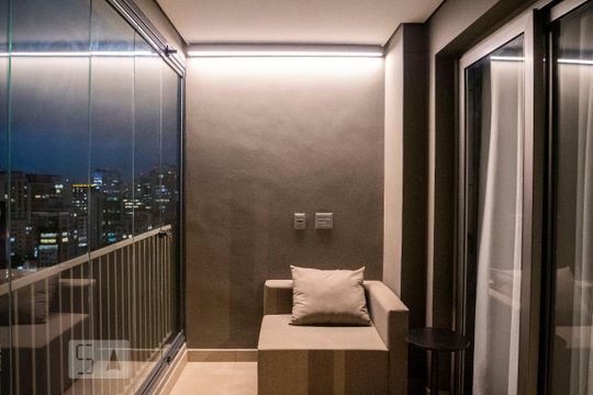Varanda de kitnet/studio para alugar com 1 quarto, 24m² em Liberdade, São Paulo