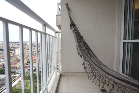 Sacada de apartamento para alugar com 1 quarto, 38m² em Umuarama, Osasco