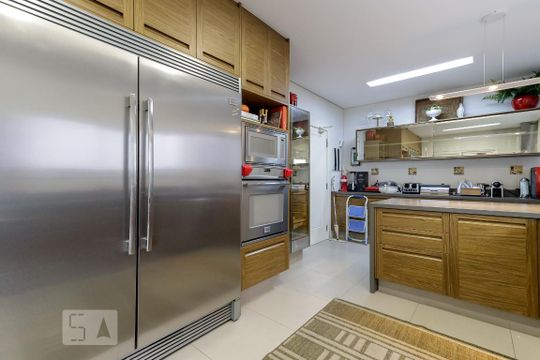 Cozinha de casa de condomínio à venda com 4 quartos, 790m² em Tucuruvi, São Paulo