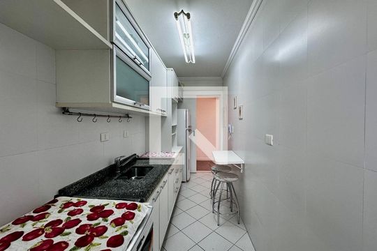 Cozinha de apartamento à venda com 1 quarto, 47m² em Vila Congonhas, São Paulo