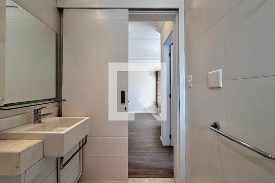 Banheiro de apartamento à venda com 1 quarto, 47m² em Vila Congonhas, São Paulo